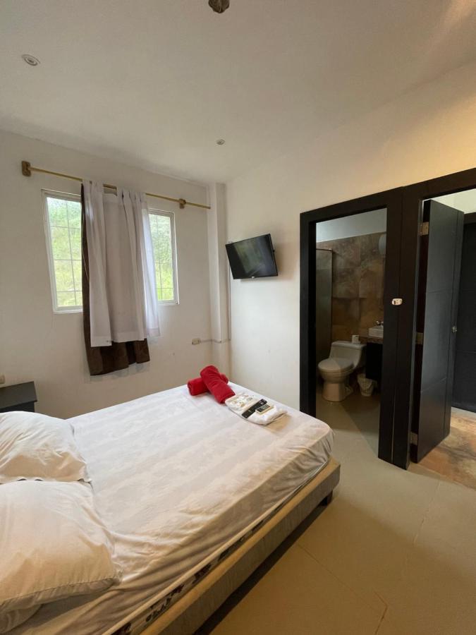 Kiwi Suites Hostel Montañita 外观 照片