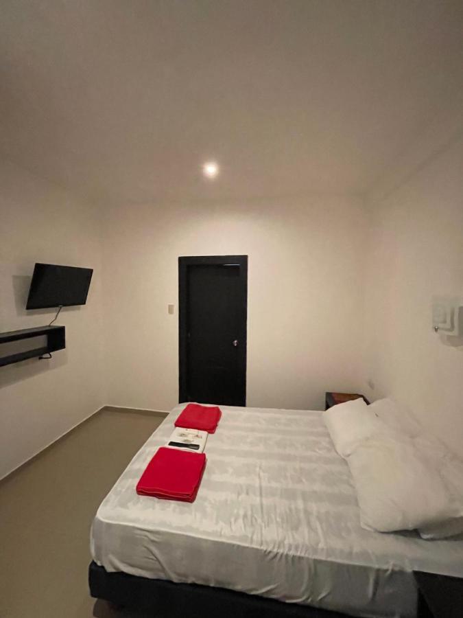 Kiwi Suites Hostel Montañita 外观 照片