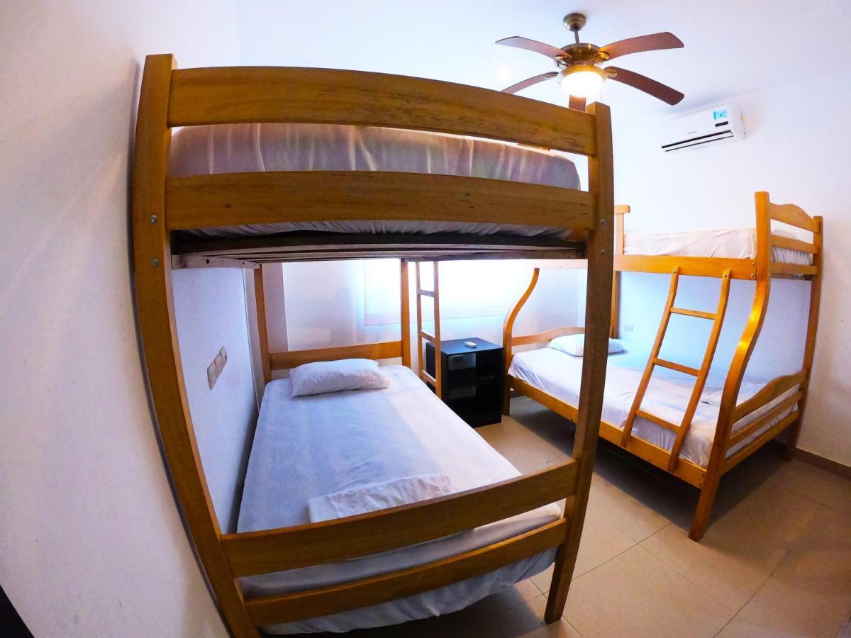 Kiwi Suites Hostel Montañita 外观 照片