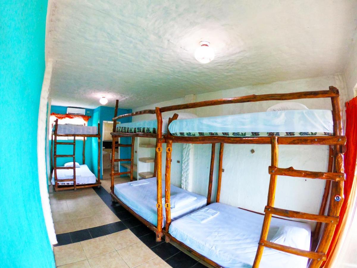 Kiwi Suites Hostel Montañita 外观 照片