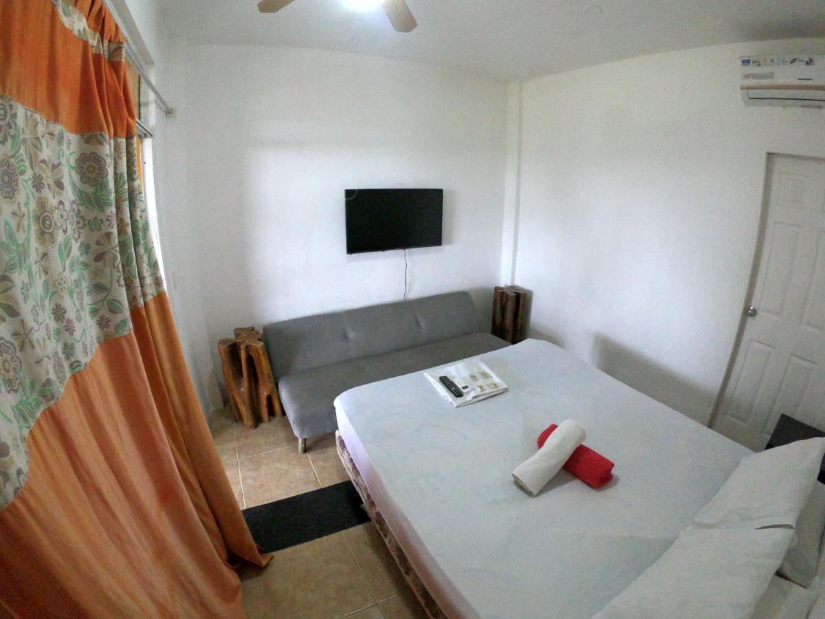 Kiwi Suites Hostel Montañita 外观 照片