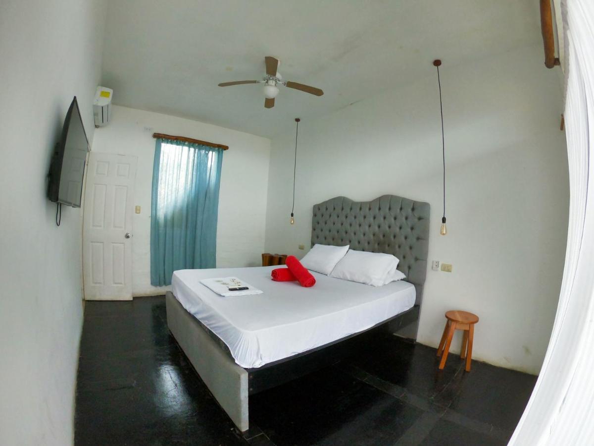 Kiwi Suites Hostel Montañita 外观 照片