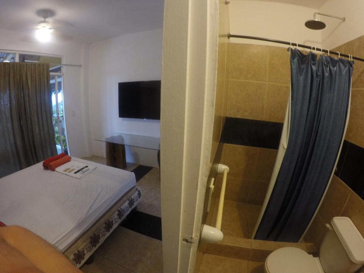 Kiwi Suites Hostel Montañita 外观 照片