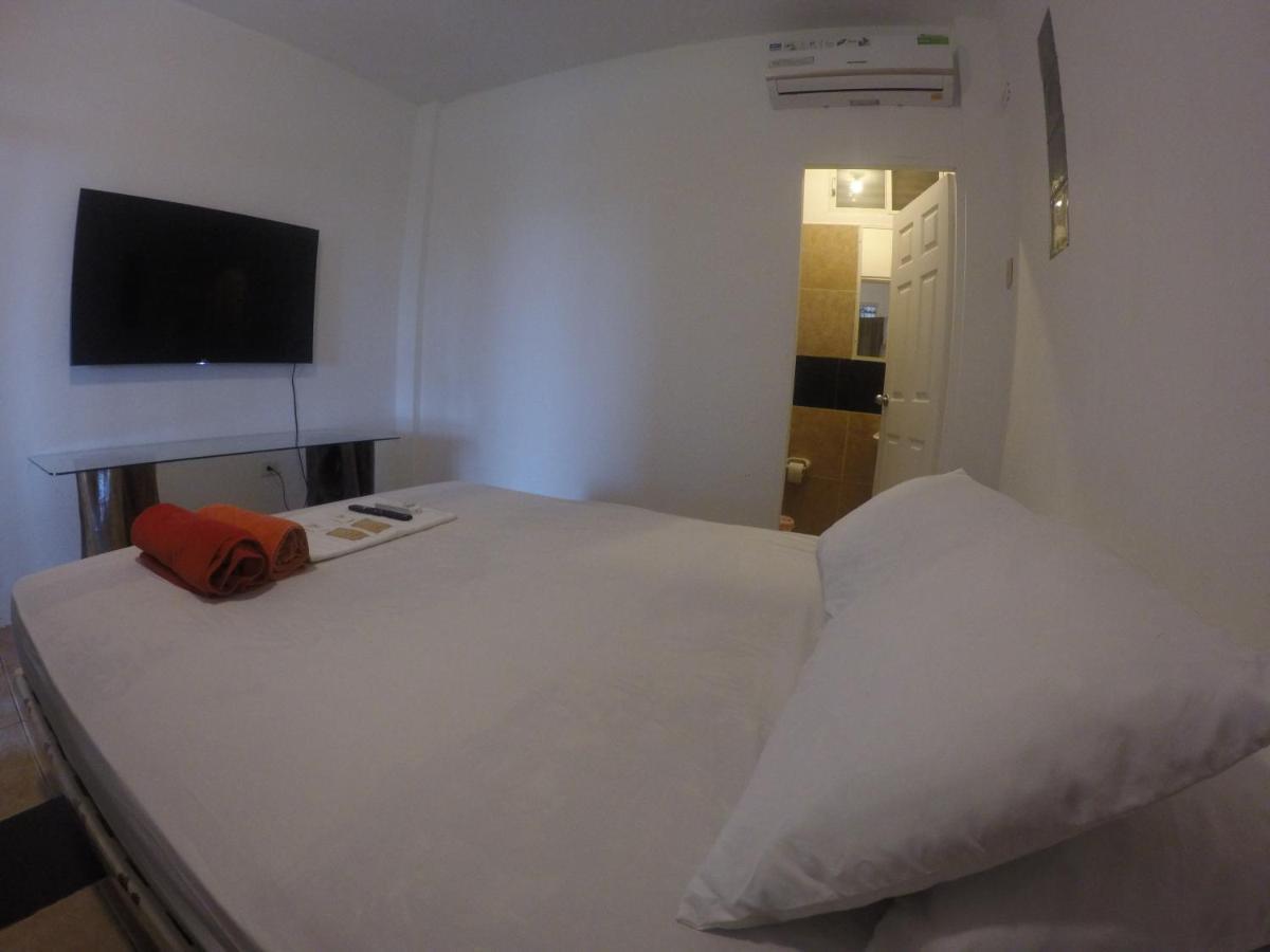 Kiwi Suites Hostel Montañita 外观 照片