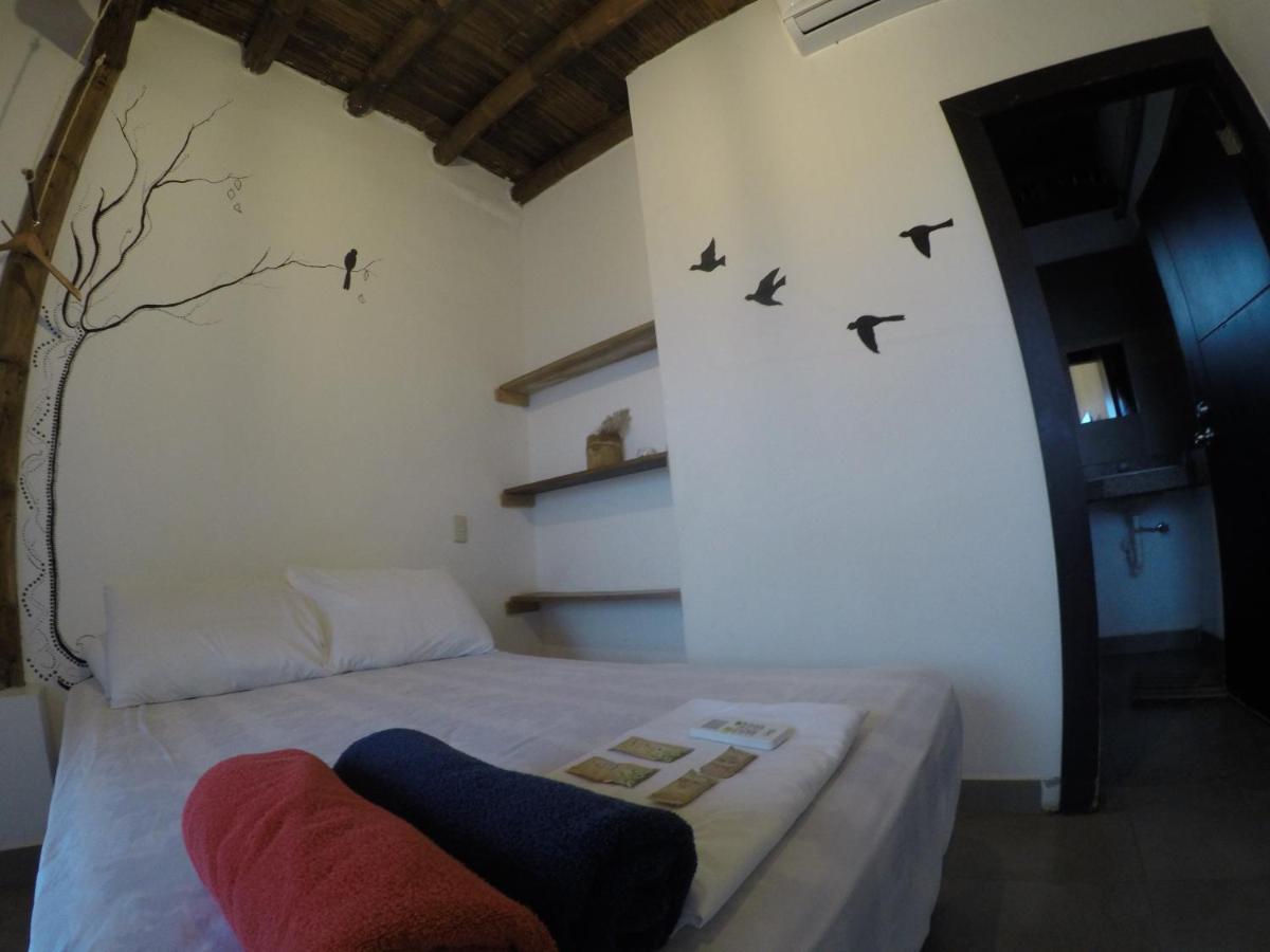 Kiwi Suites Hostel Montañita 外观 照片