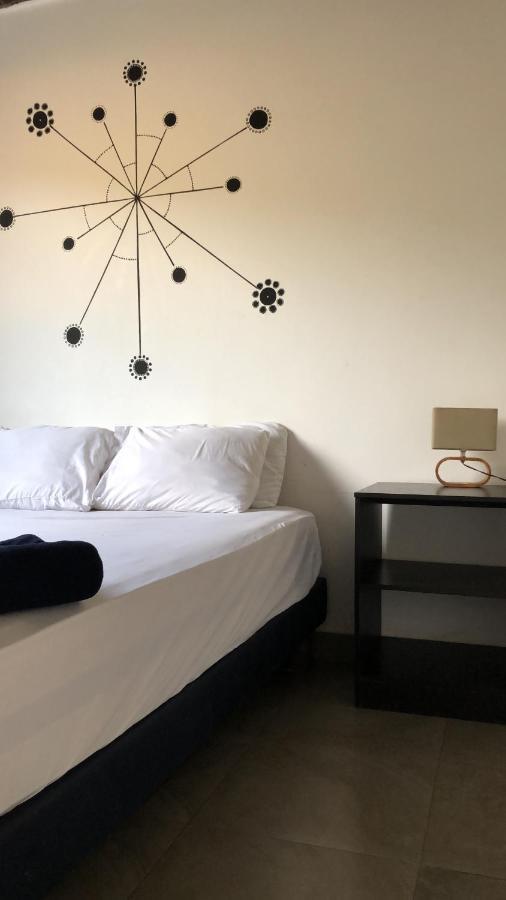 Kiwi Suites Hostel Montañita 外观 照片
