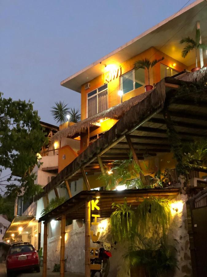 Kiwi Suites Hostel Montañita 外观 照片