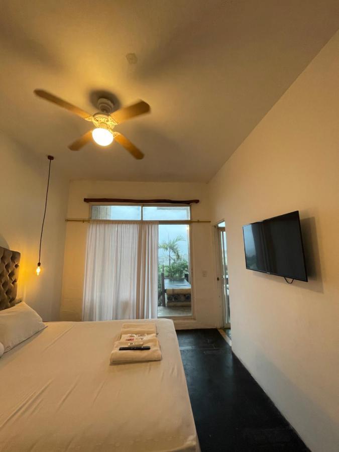 Kiwi Suites Hostel Montañita 外观 照片