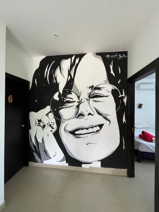 Kiwi Suites Hostel Montañita 外观 照片